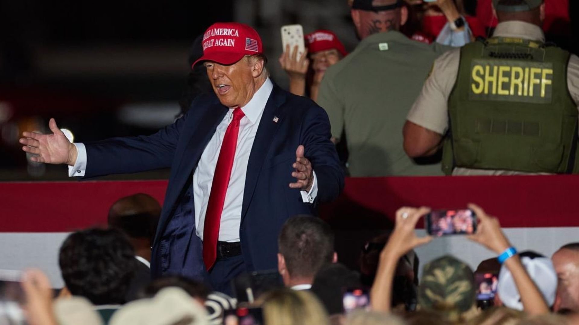 Otro hombre detenido tras portar arma cerca de acto de campaña de Trump