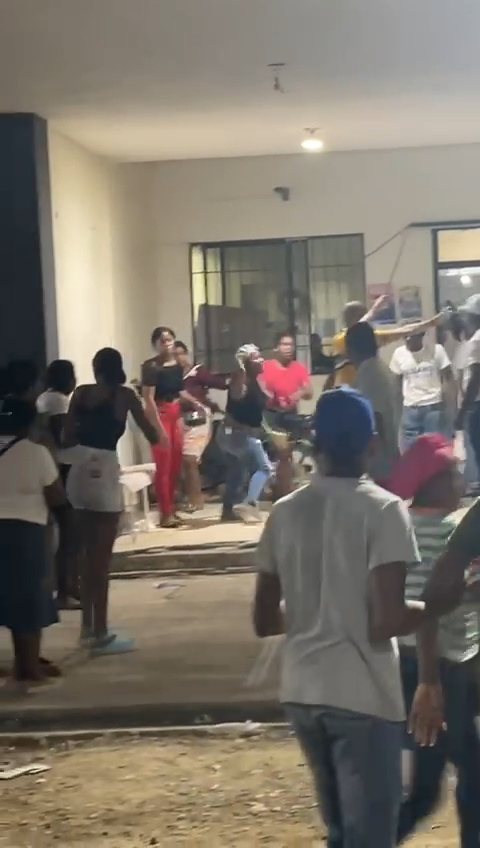 Familiares de joven arremeten en contra de Hospital Teófilo Hernández