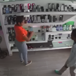 Video de audaz elemento en una tienda en El Factor de María Trinidad
