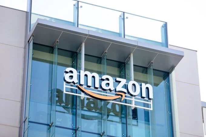 Amazon Ofrece Oportunidades de Trabajo Remoto con Sueldos de Hasta US$400,000