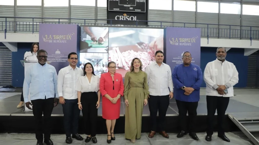 Entrega de La Brisita en el Dist