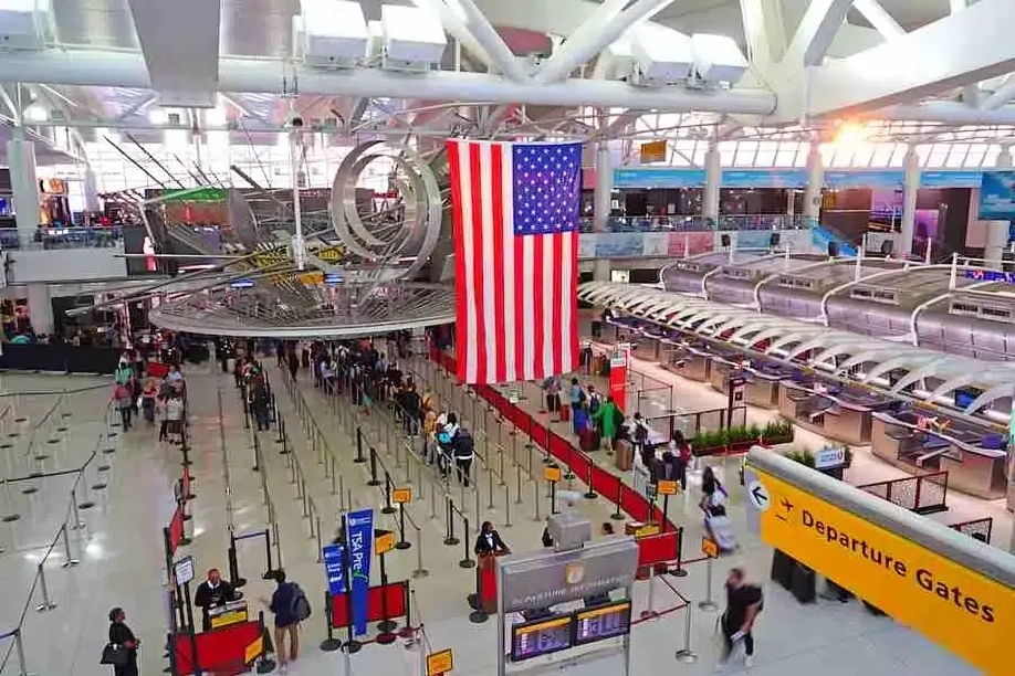 Programa permite a dominicanos evitar largas filas al entrar a Estados Unidos 3