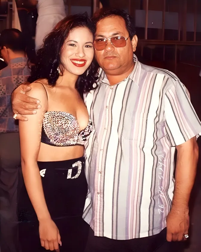 abraham junto a su hija selena