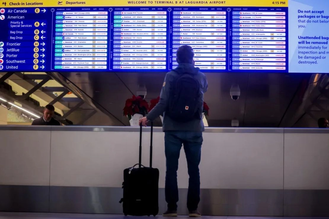 cientos de vuelos cancelados