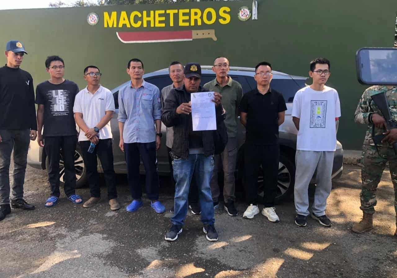 hombres de nacionalidad china detenidos por ejercito hombres de nacionalidad china detenidos por ejercito