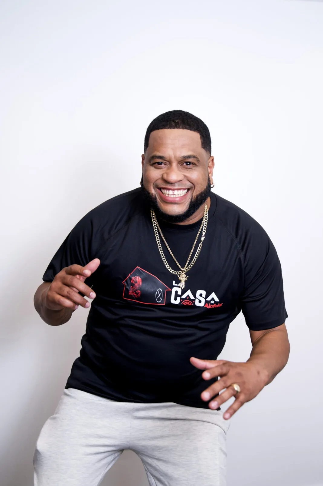 la fruta en su portada para la casa de alofoke 2