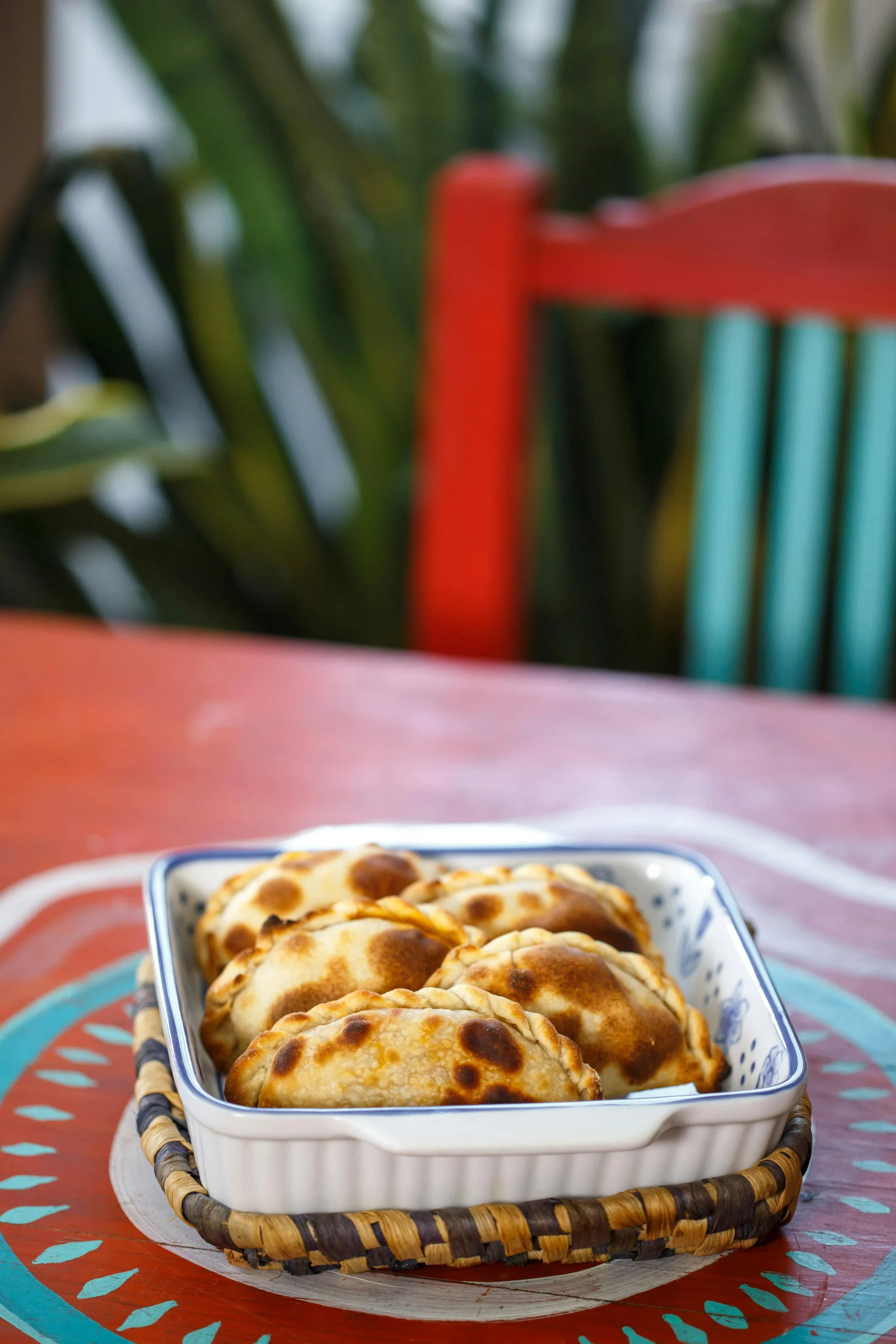 <a href="https://www.pexels.com/photo/selective-focus-photograph-of-empanadas-8279714/">Foto por Los Crew vía Pexels.</a>