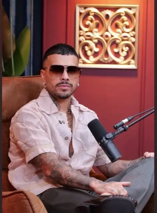 rauw alejandro en una entrevista