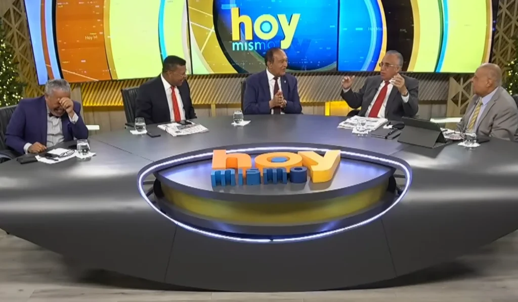 se rien todos de los que dijo