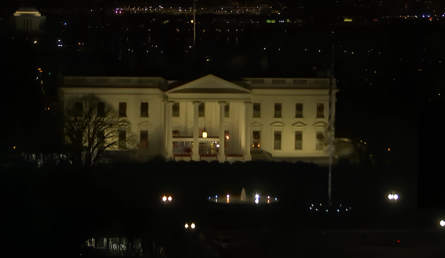 toma desde el exterior de la casa blanca