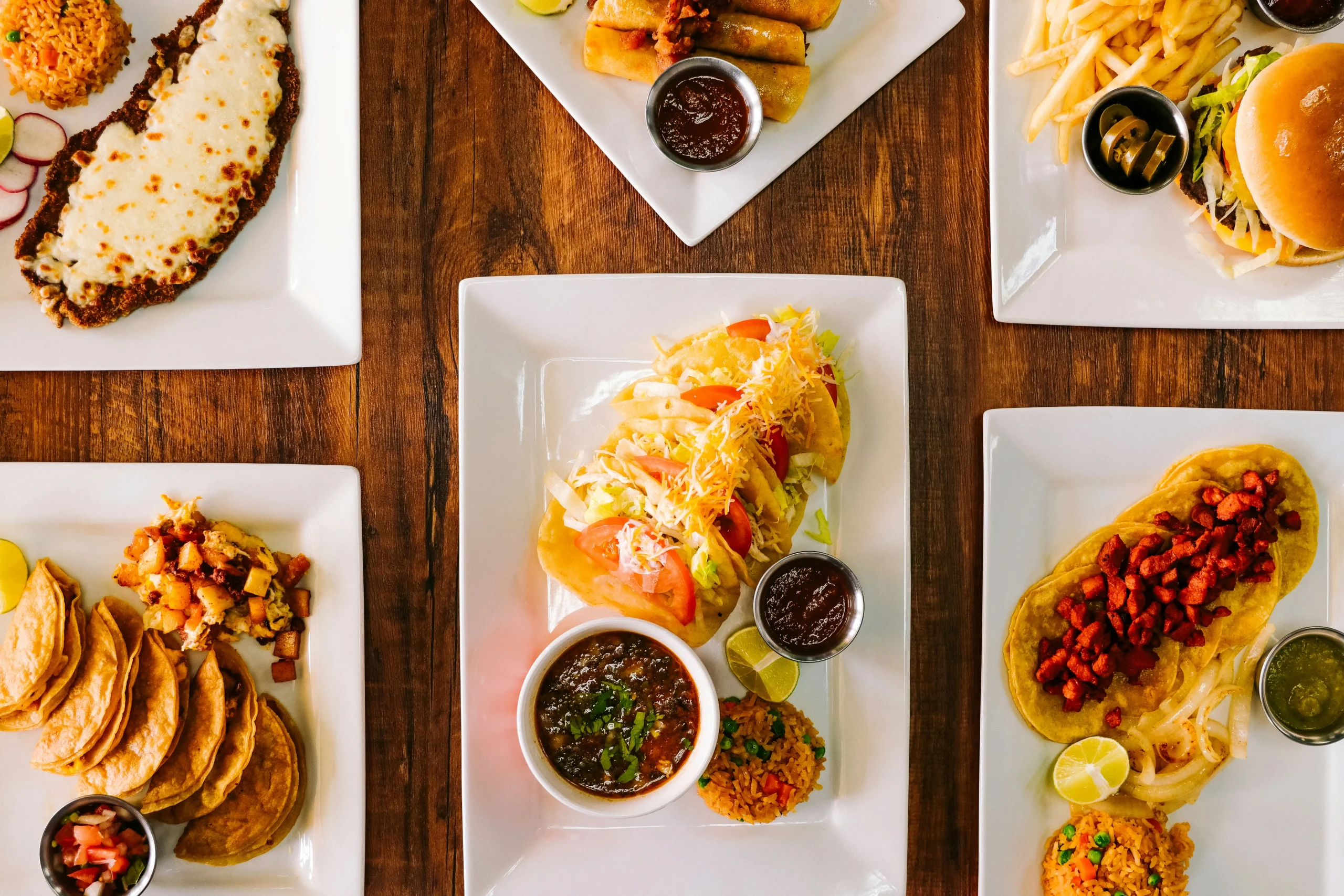  Foto por<a href="https://unsplash.com/@jeswinthomas?utm_source=unsplash&utm_medium=referral&utm_content=creditCopyText">Jeswin Thomas</a> on <a href="https://unsplash.com/photos/cooked-food-on-white-ceramic-plate-wLrnV36usR4?utm_source=unsplash&utm_medium=referral&utm_content=creditCopyText">Unsplash</a>