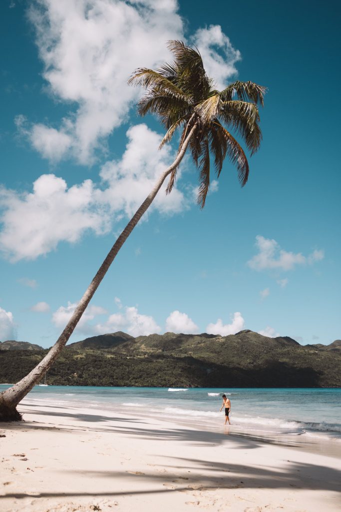 Paisaje de playa tropical en República Dominicana