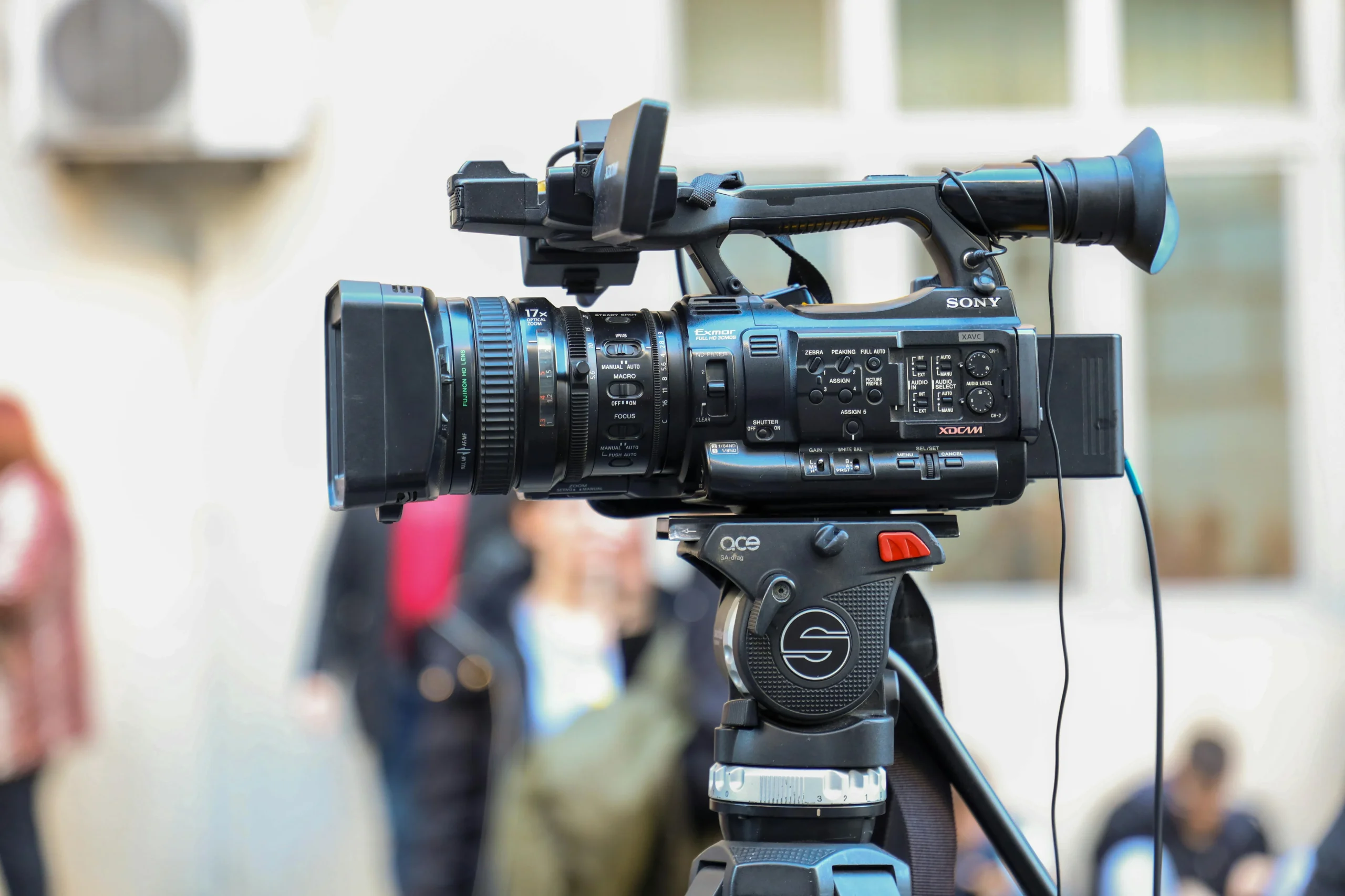 <a href="https://www.pexels.com/es-es/foto/camara-fotografia-grabacion-equipo-19623305/">Foto de Boris Hamer</a>