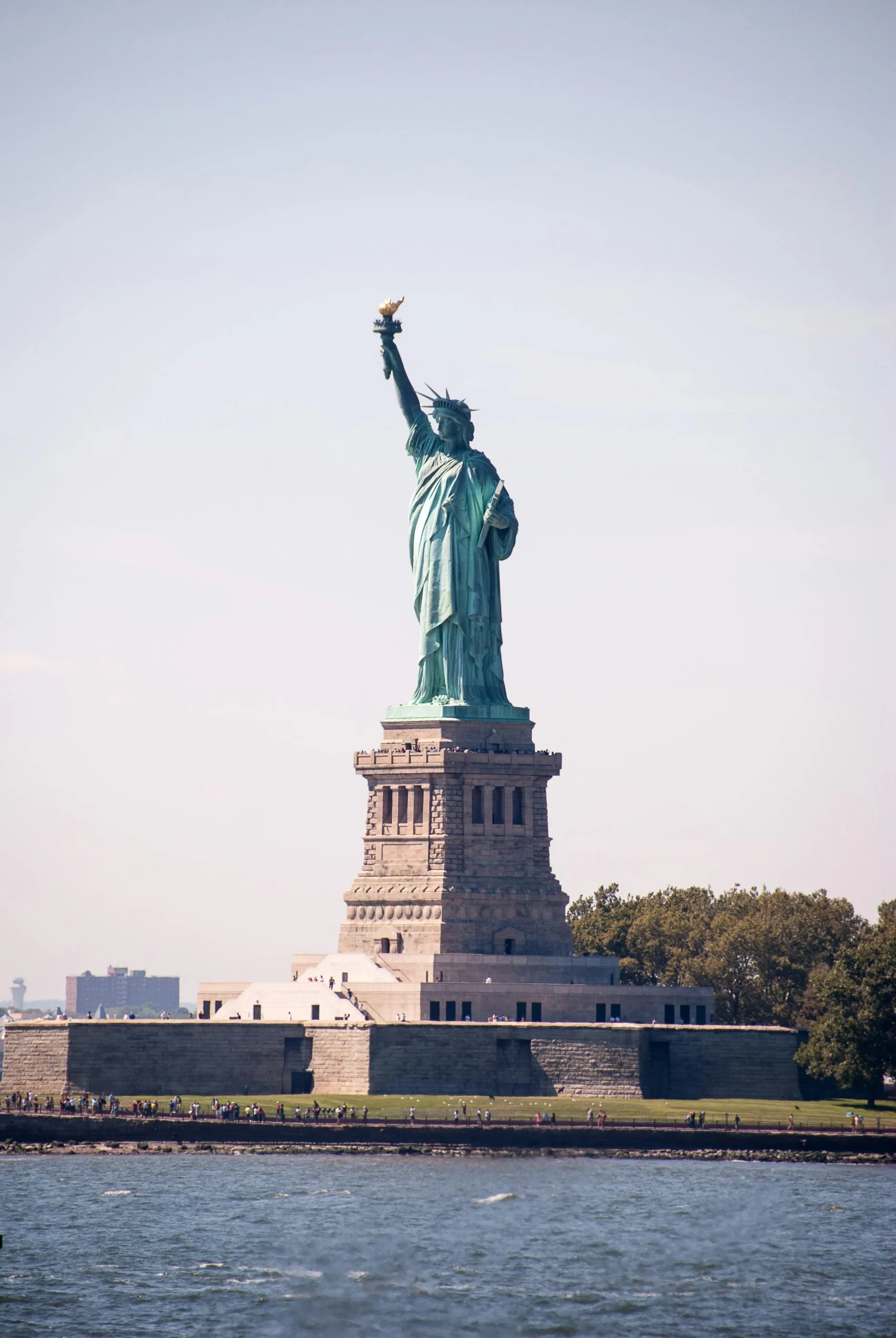 <a href="https://www.pexels.com/es-es/foto/estatua-de-la-libertad-2846896/">Foto de David Vives</a>