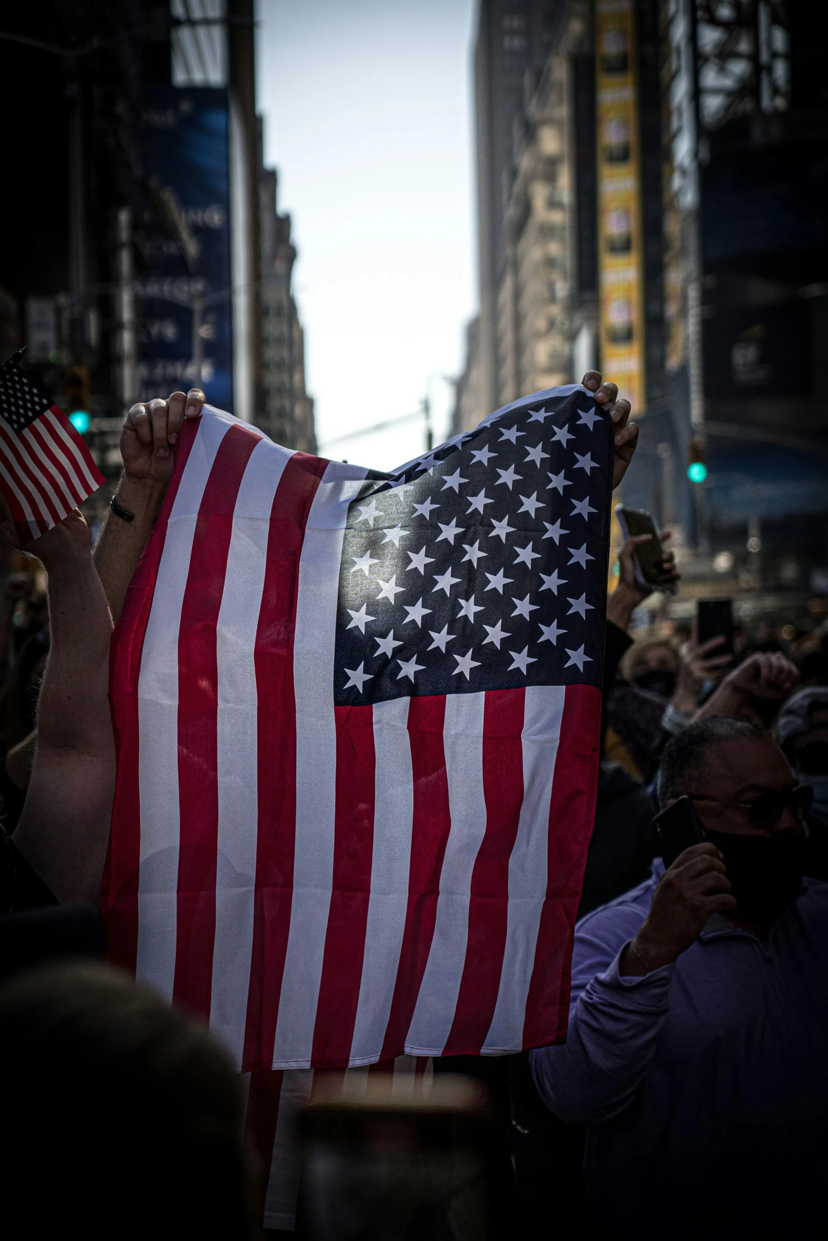 <a href="https://www.pexels.com/es-es/foto/persona-estados-unidos-de-america-estados-unidos-sujetando-7044342/">Foto de Gabriel Sanchez</a>