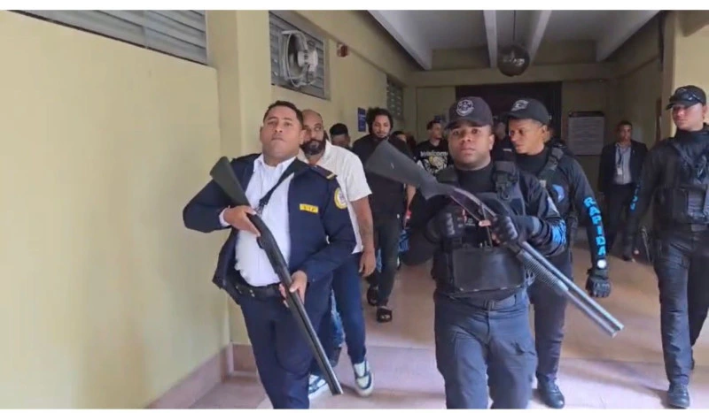 Traslado de imputados en Santiago de Los Caballeros por supuesta vinculación con "Nino Dólar".