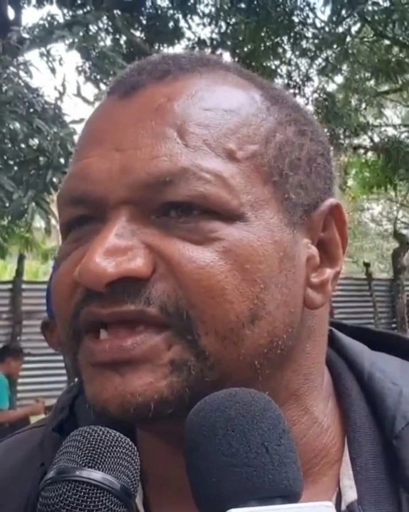 Padre de jovencita ultimada