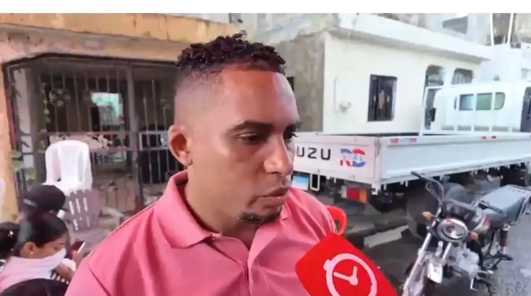 Padrastro de la jovencita