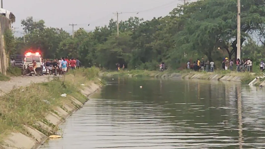 Joven de 23 años desaparece en canal de riego de Santiago Oeste