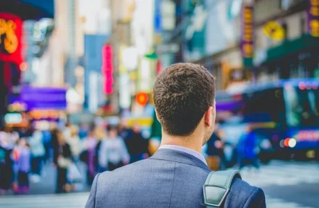 Trabajos bien pagados para latinos en Nueva York: requisitos y cómo prepararse — portada