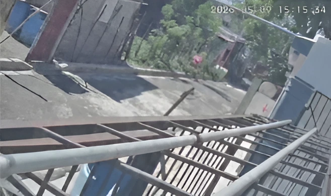 Fragmento de grabacion donde se aprecia gran parte de la zona por donde caminaba la joven