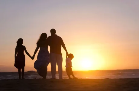 Familia dominicana durante un proceso de reunificación — portada