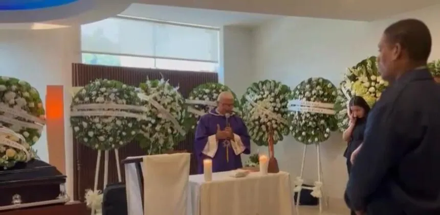 Diácono en la misa de Franklin Guerrero