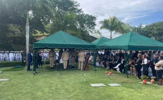 Militares y familiares rinden homenaje al Mayor general retirado Tommy Rafael Fernández Alarcón