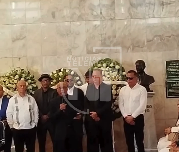 Ramón Orlando en funeral de Alex Bueno: “El merengue ha sufrido una devastación terrible”