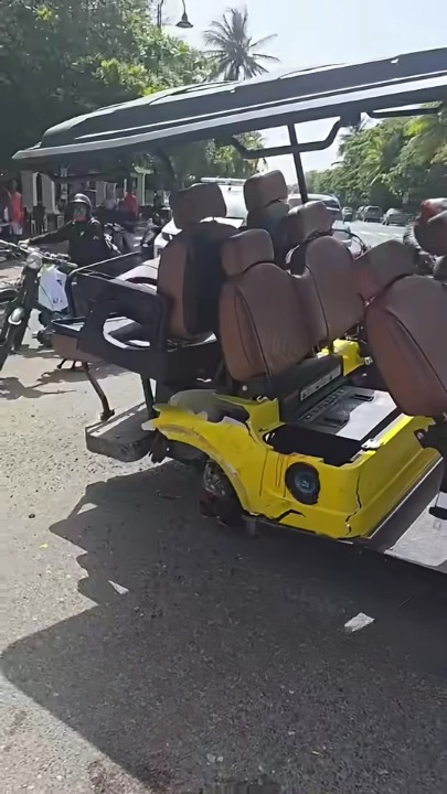 Vehiculo donde iba el grupo de personas