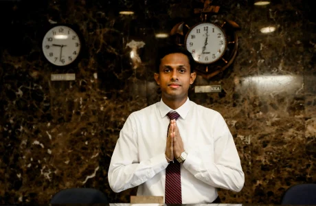 Cómo encontrar trabajo en hoteles de Nueva York para latinos — portada