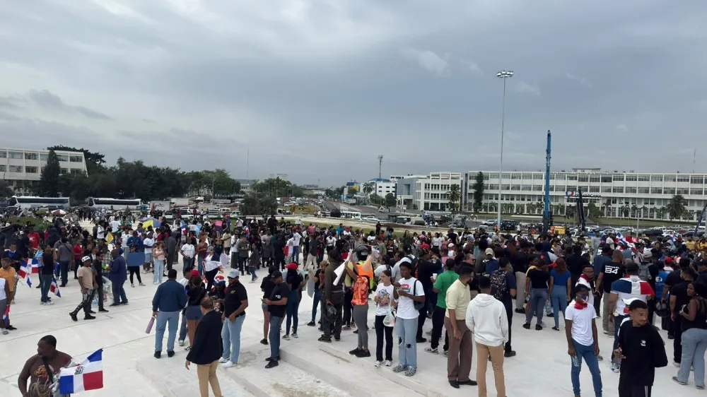 Protesta en la Plaza de la Bandera