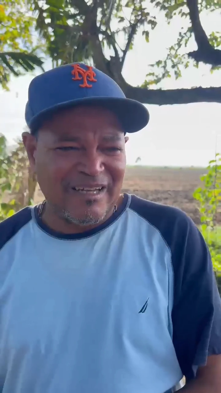 Su padre derrumbado revelando detalles del hecho
