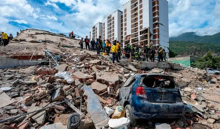 Ruinas tras terremoto en venezuela