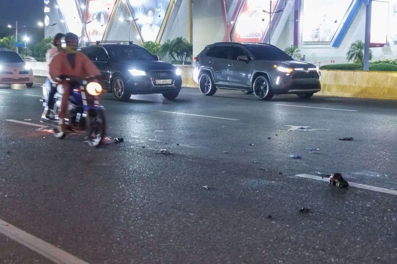 El accidente se produjo alrededor de las 6:00 de la tarde, casi esquina calle Paseo de los Ferreteros.