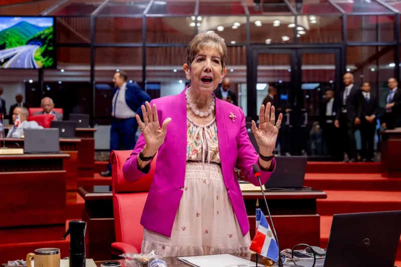 La senadora consideró que la Policía Nacional de hoy día es mejor, mejor pagada y buenaSenado de la República