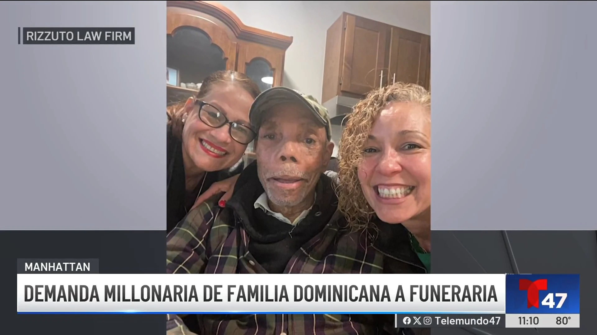 Victima junto a su familia.