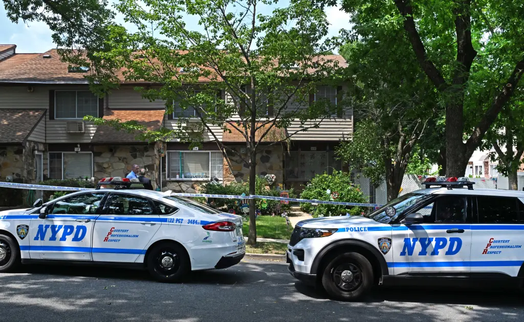 Foley, de 39 años, fue hallado el jueves con una herida de proyectil en el torso dentro de una vivienda en la tranquila calle Garth Court.