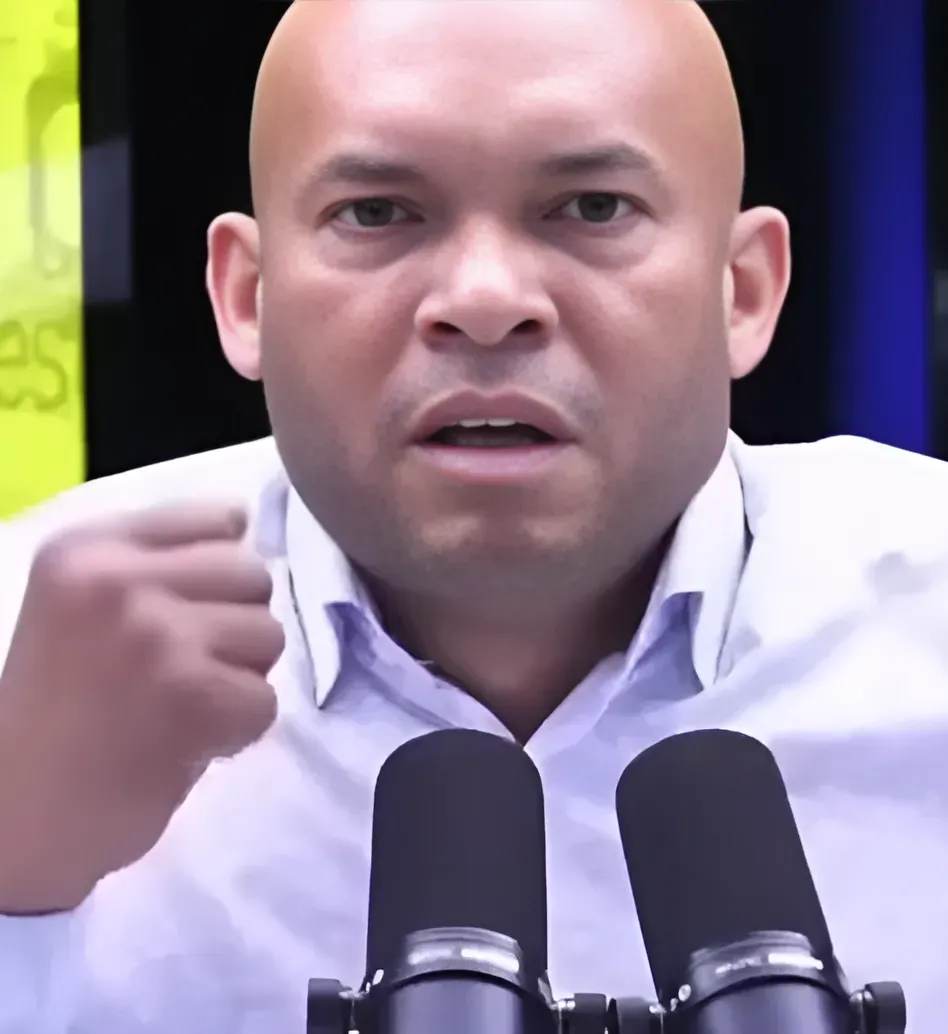Comunicador Aneudy Santos