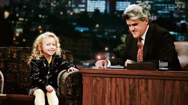Hayden Panettiere, aquí en 1996 entrevistada en el programa The Tonight Show con Jay Leno, comenzó su carrera como estrella infantil, dando voz a Dot en la película animada A Bug's Life.