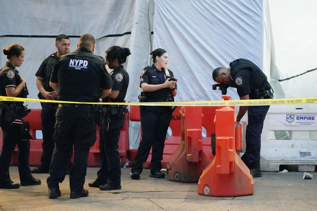 El jueves por la noche se produjo un tiroteo cerca de la estación de metro West Farms Square-E Tremont Avenue en el Bronx.