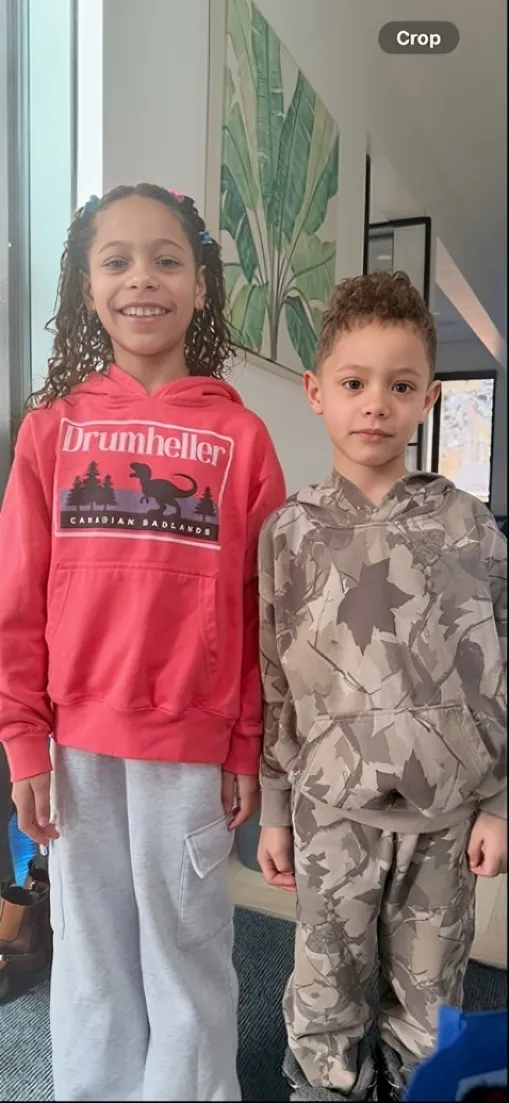 Niños desaparecidos: Lesley, de 9 años, y George, de 6.