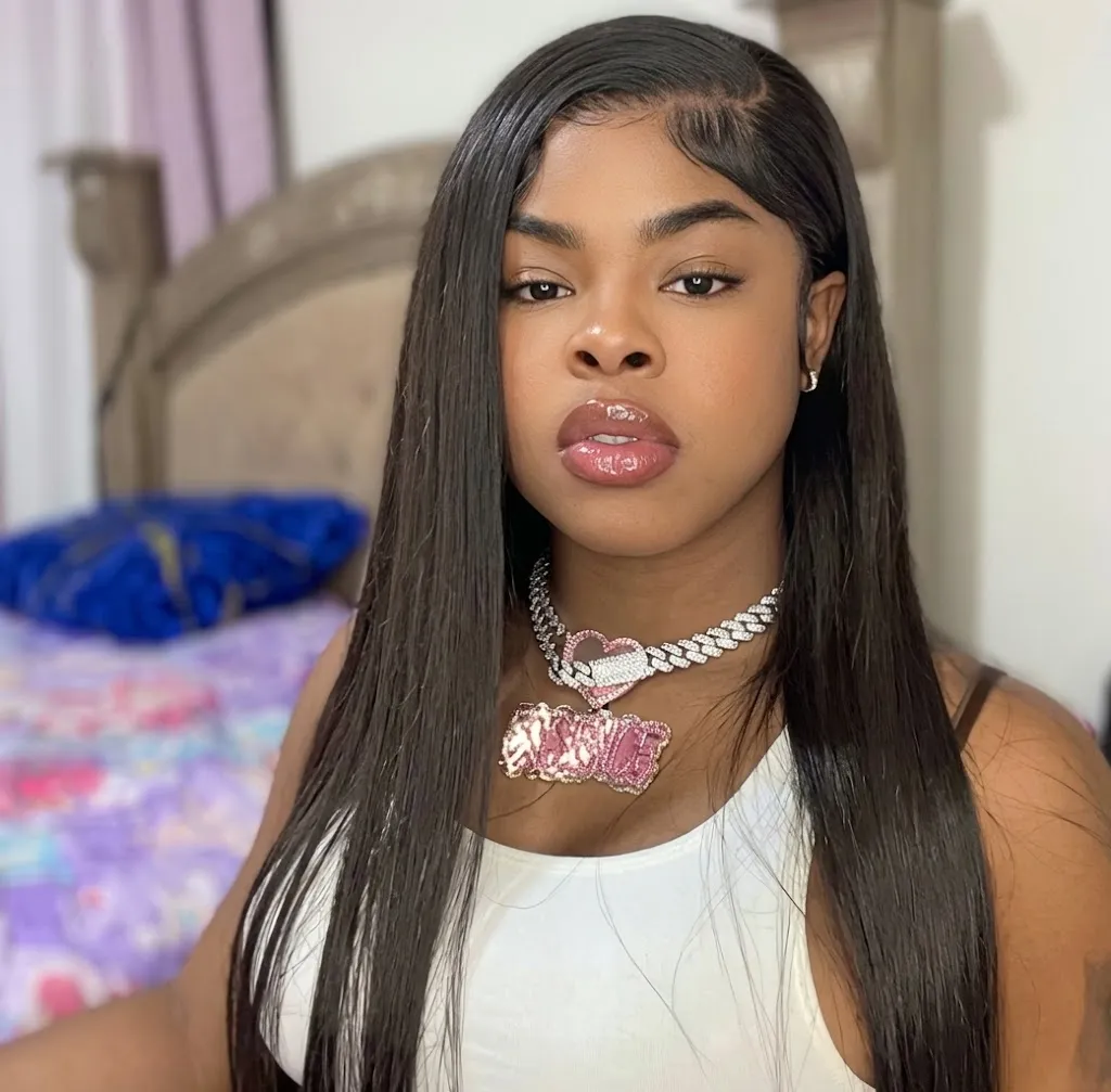 La Más Doll