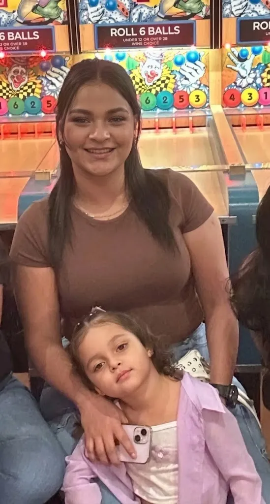 Adriana Jiménez y su hija.