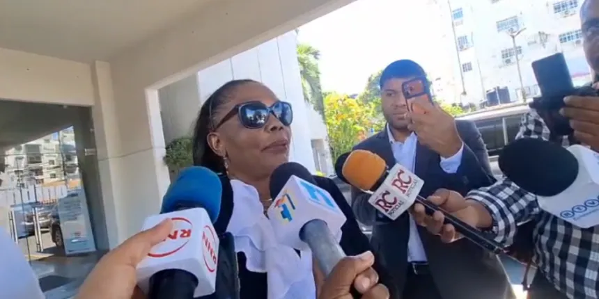 Familiares de Zeneida Castillo y Julián Oro Duro