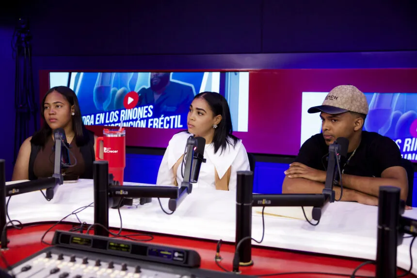 Jóvenes emprendedores cuando fueron entrevistados en Esto No Es Radio