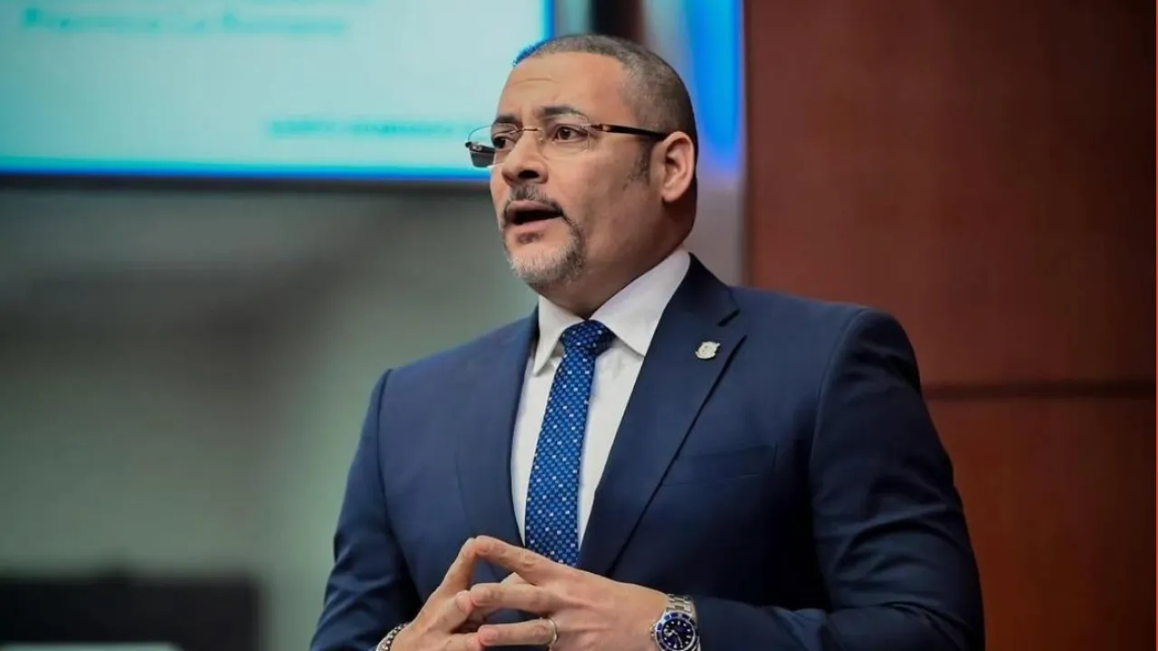 Senador Edward Espíritusanto niega vínculo de sus hijos con caso de Edwin Encarnación