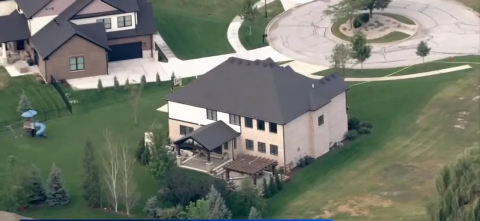 El niño fue encontrado en el sótano de la casa familiar en Frankfort, Illinois, a unos 56 kilómetros al suroeste de Chicago. Crédito: ABC7