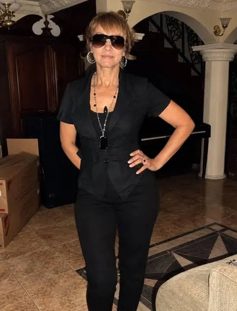 Zeneida, Esposa de Julian Oro Duro
