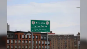 Incidente involucra familia en edificio residencial en el Bronx